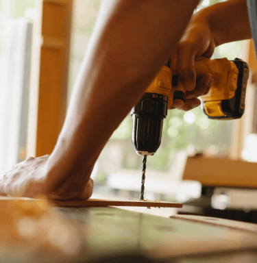 john-handyman-header Jon the handyman with his drill.